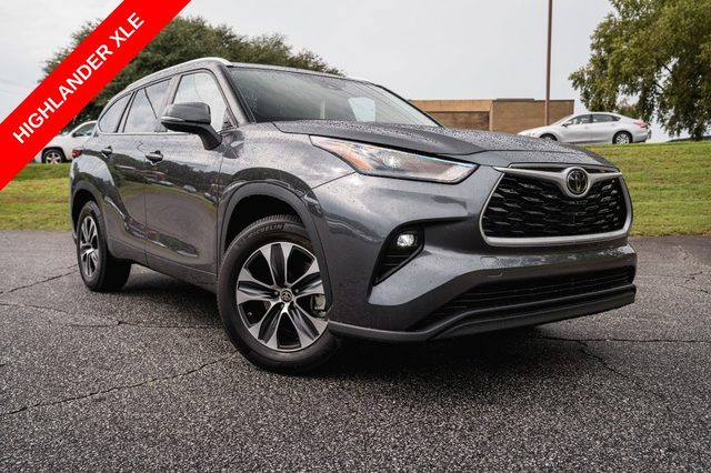 2023 Toyota Highlander XLE FWD photo