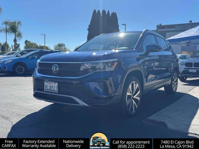 2023 Volkswagen Taos SE FWD photo