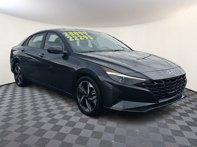 2023 Hyundai Elantra SEL FWD photo