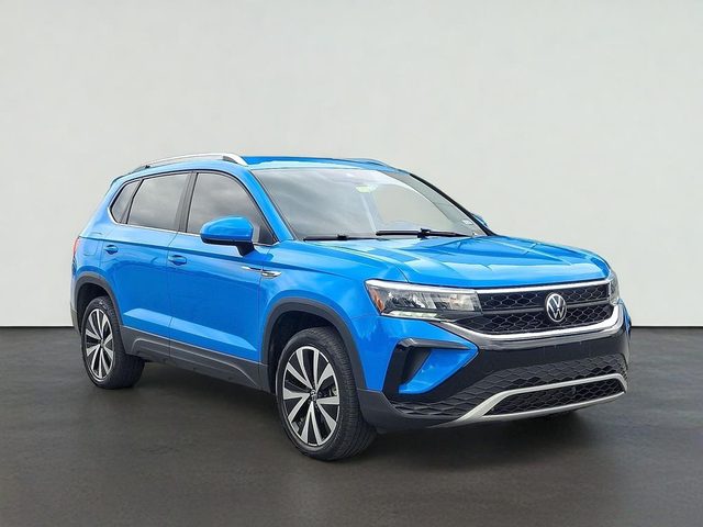 2023 Volkswagen Taos SE FWD photo