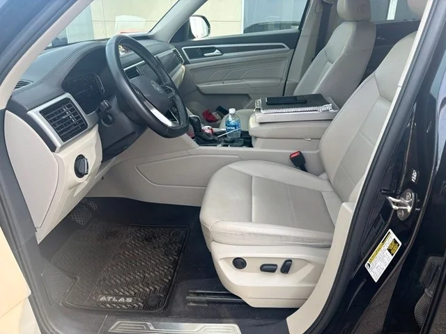2022 Volkswagen Atlas 2.0T SE w/Technology AWD photo