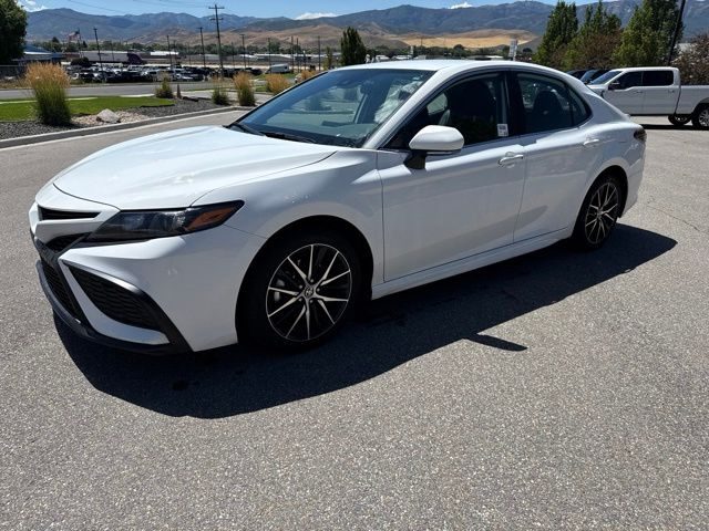 2023 Toyota Camry Hybrid SE FWD photo