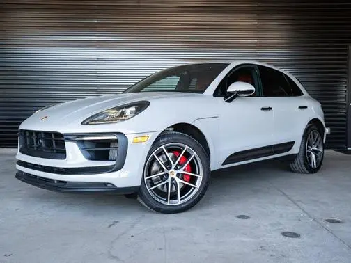 2023 Porsche Macan S AWD photo