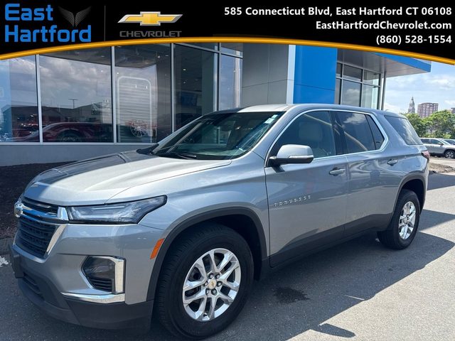 2023 Chevrolet Traverse LS AWD photo