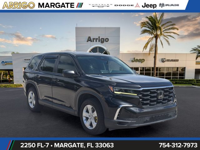 2023 Honda Pilot LX FWD photo