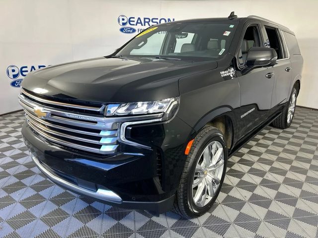 2023 Chevrolet Suburban High Country 4WD photo