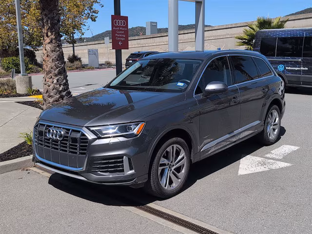 2023 Audi Q7 Premium AWD photo
