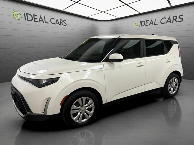 2023 Kia Soul LX FWD photo