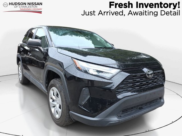 2023 Toyota RAV4 LE FWD photo