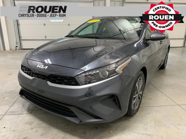 2023 Kia Forte LXS FWD photo
