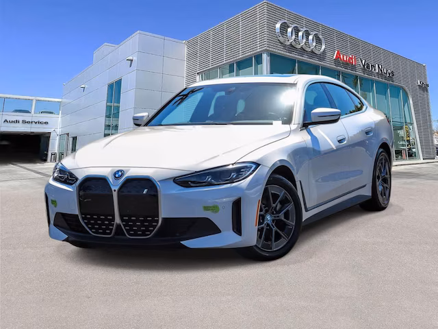2023 BMW i4 eDrive35 RWD photo