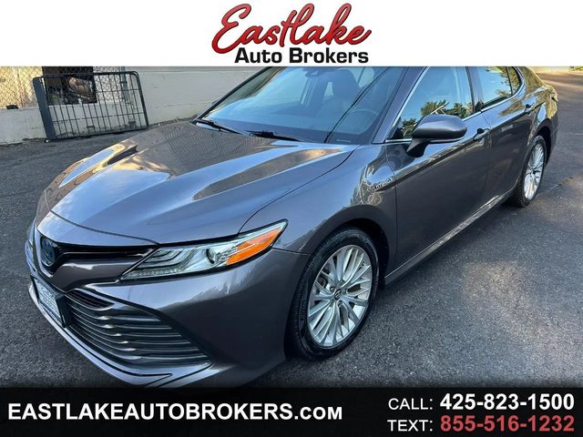 2019 Toyota Camry Hybrid XLE FWD photo
