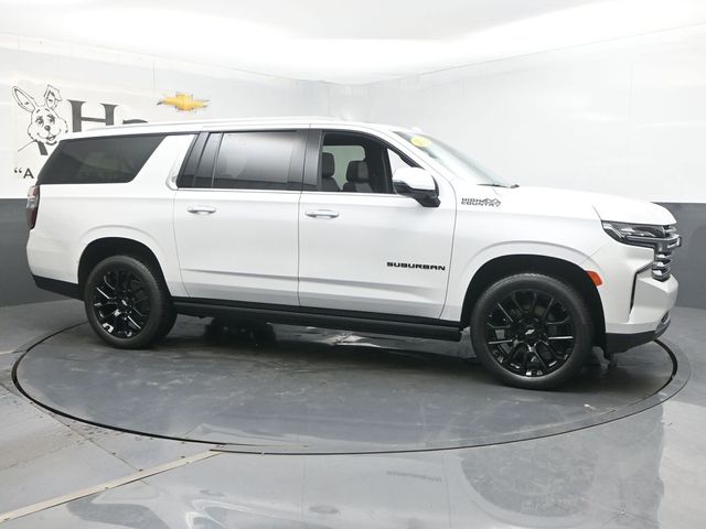 2023 Chevrolet Suburban High Country 4WD photo