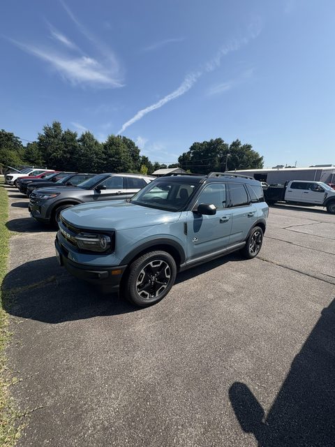 2023 Ford Bronco Sport Outer Banks 4WD photo