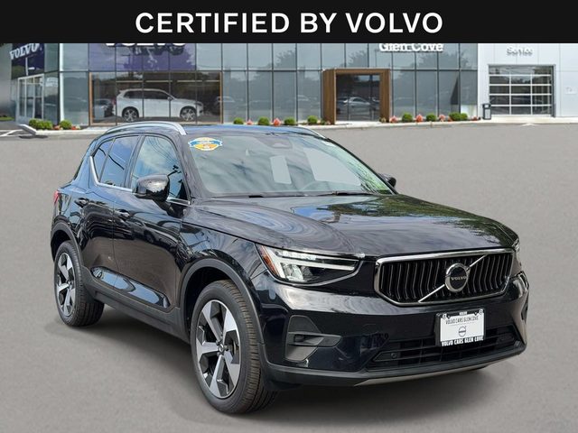 2023 Volvo XC40 Plus Bright Theme AWD photo