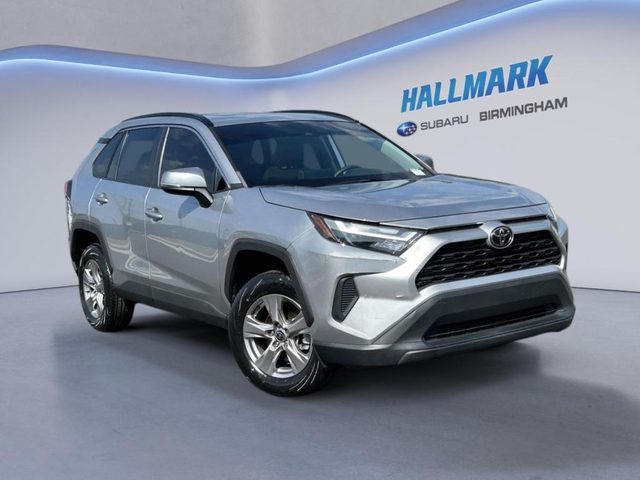 2023 Toyota RAV4 XLE FWD photo