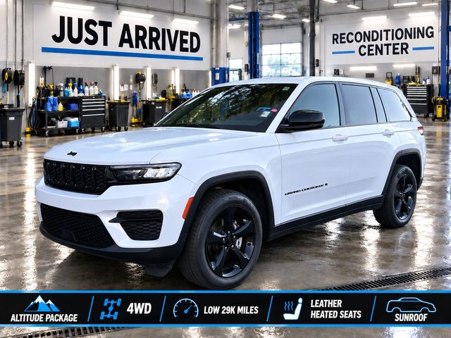 2023 Jeep Grand Cherokee Altitude 4WD photo