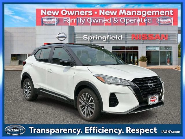 2023 Nissan Kicks SR FWD photo