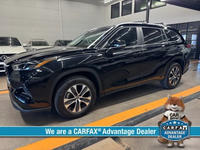 2023 Toyota Highlander XLE FWD photo