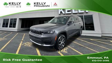 2023 Jeep Grand Cherokee L Limited 4WD photo