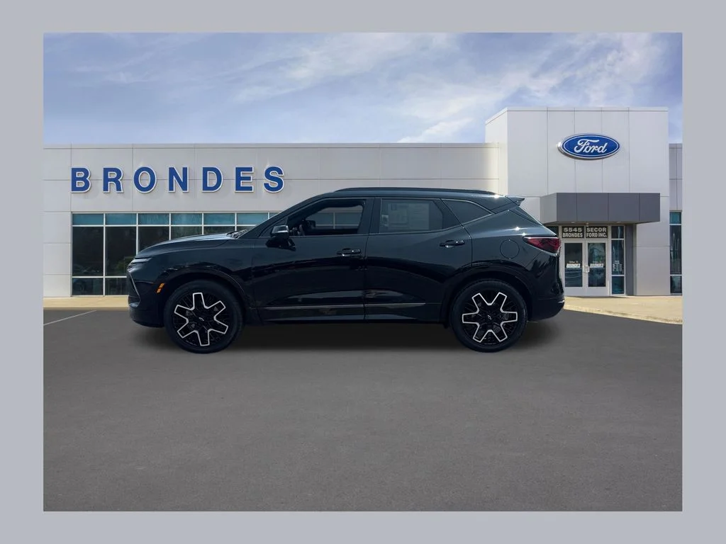 2023 Chevrolet Blazer RS FWD photo