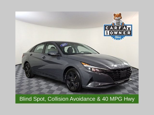 2023 Hyundai Elantra SEL FWD photo