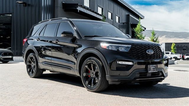 2023 Ford Explorer ST 4WD photo