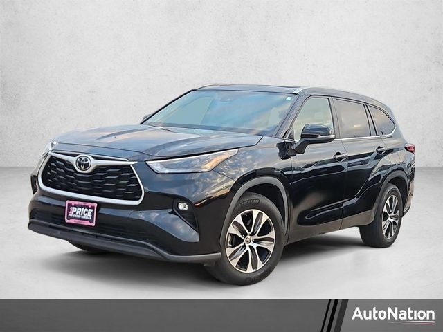 2023 Toyota Highlander XLE FWD photo