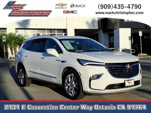 2023 Buick Enclave Essence FWD photo
