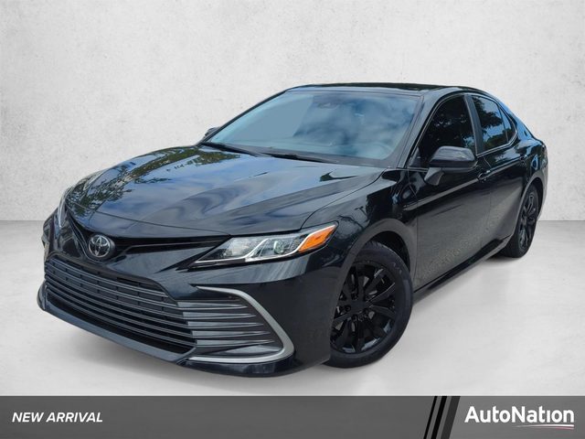 2023 Toyota Camry LE FWD photo
