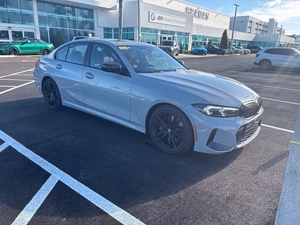 2023 BMW 3 Series 330i RWD photo