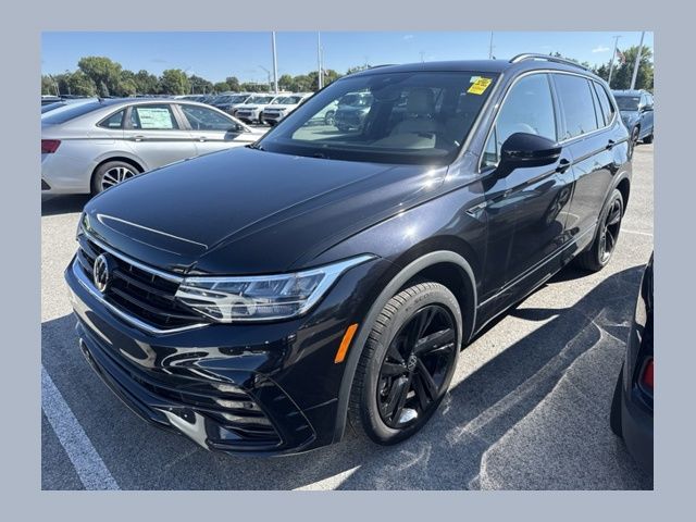 2023 Volkswagen Tiguan SE R-Line Black FWD photo