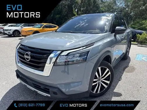 2023 Nissan Pathfinder Platinum FWD photo