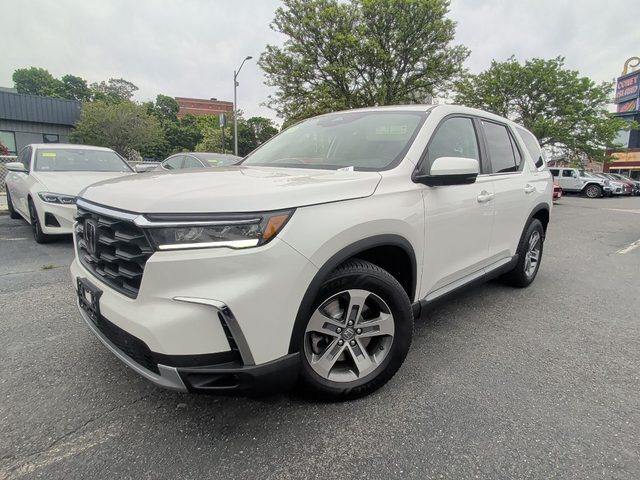 2023 Honda Pilot EX-L 8 Passenger AWD photo