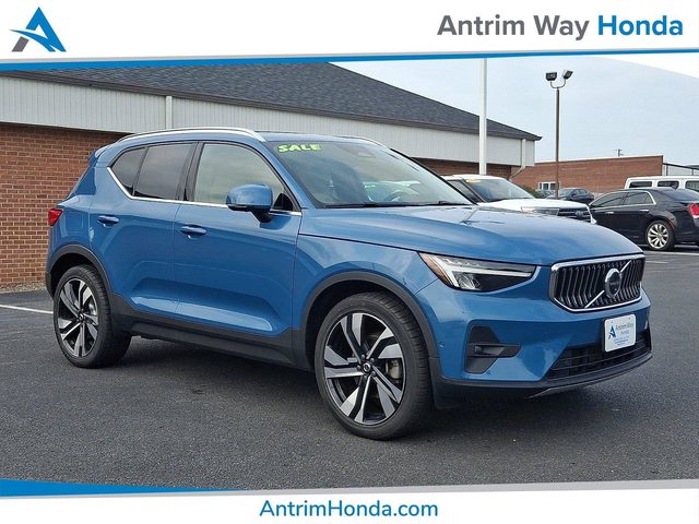 2023 Volvo XC40 Ultimate Bright Theme AWD photo