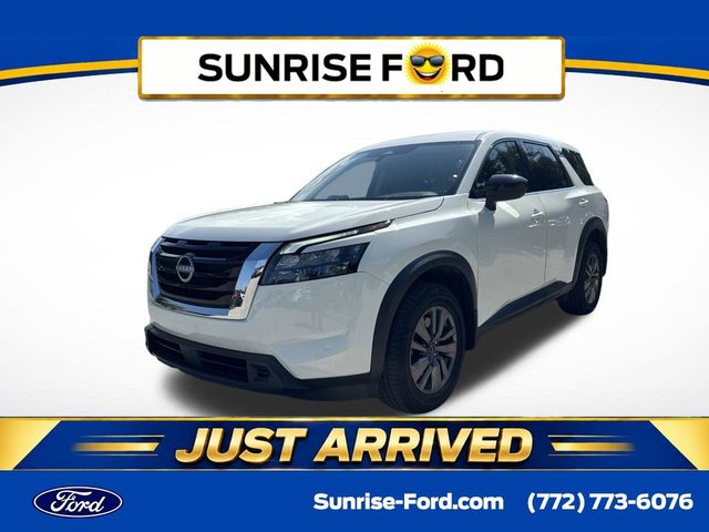 2023 Nissan Pathfinder S FWD photo