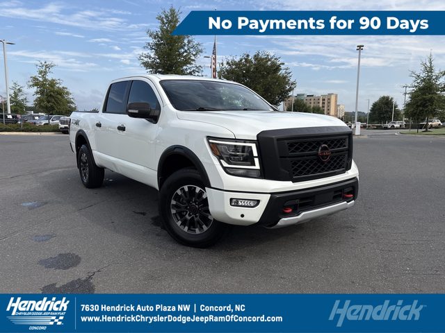 2023 Nissan Titan PRO-4X 4WD photo