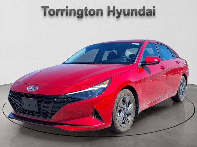 2023 Hyundai Elantra SEL FWD photo