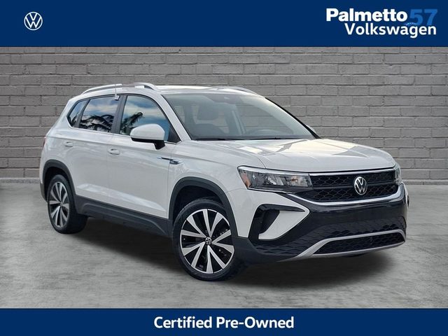 2023 Volkswagen Taos SE FWD photo