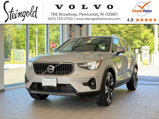 2023 Volvo XC40 Plus Bright Theme AWD photo