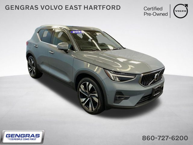 2023 Volvo XC40 Plus Bright Theme AWD photo