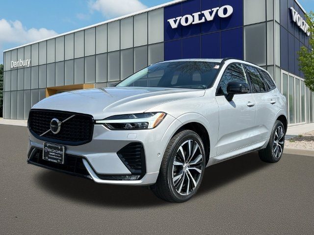 2023 Volvo XC60 Plus Dark Theme AWD photo