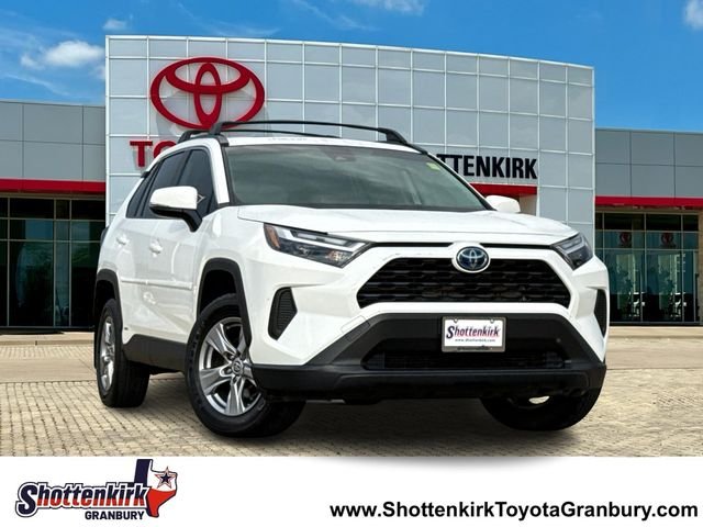 2023 Toyota RAV4 Hybrid XLE AWD photo
