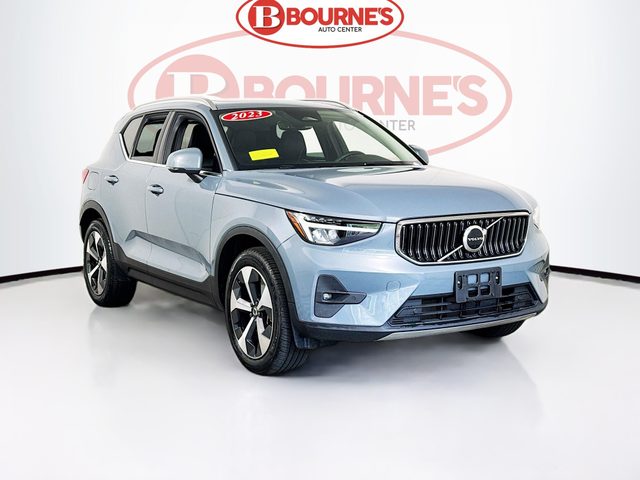 2023 Volvo XC40 Plus Bright Theme AWD photo