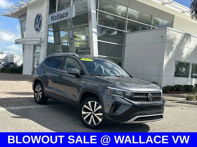 2023 Volkswagen Taos SE FWD photo