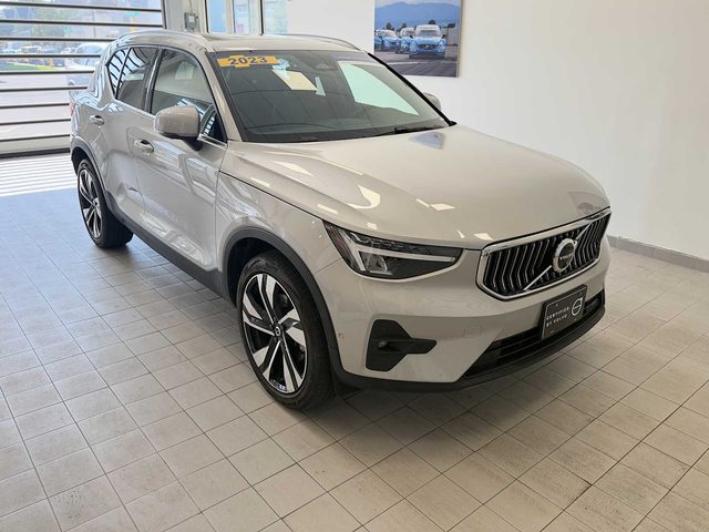 2023 Volvo XC40 Ultimate Bright Theme AWD photo