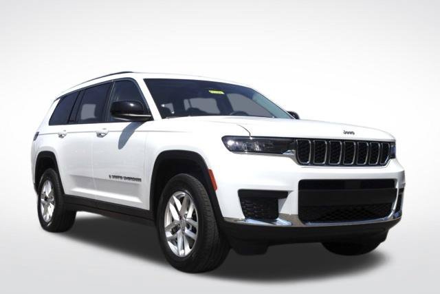 2023 Jeep Grand Cherokee L Laredo 4WD photo