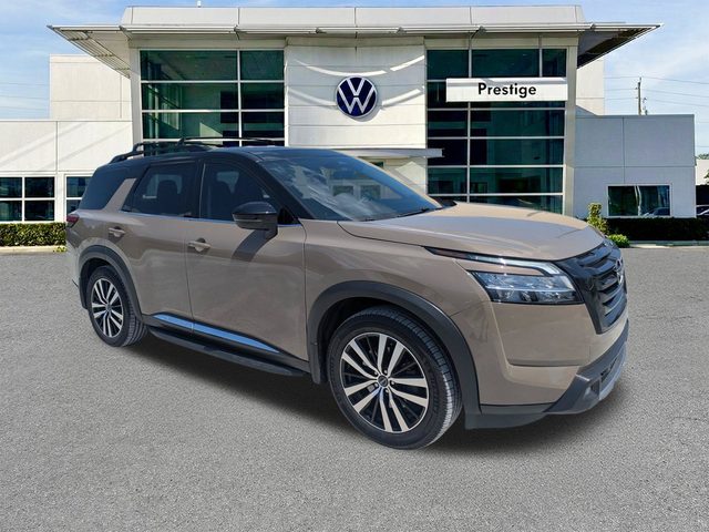 2023 Nissan Pathfinder Platinum 4WD photo