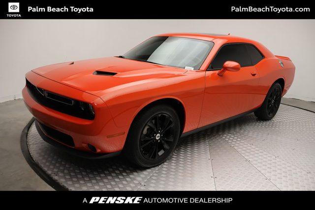 2023 Dodge Challenger SXT AWD photo