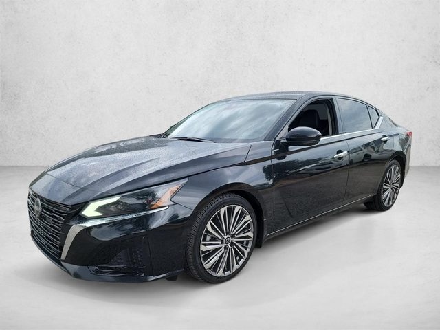 2023 Nissan Altima 2.5 SL FWD photo